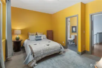Second bedroom with en-suite full bathroom