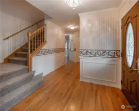 Entry way, plenty of room