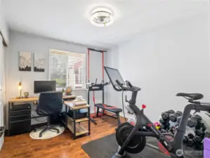 Third bedroom - perfect guest room, office or gym!