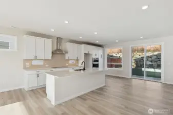 Disclaimer Secondary photos of same floor plan on different lot in different community: Photos are from another Luna, finishes, upgrades, and features may vary.