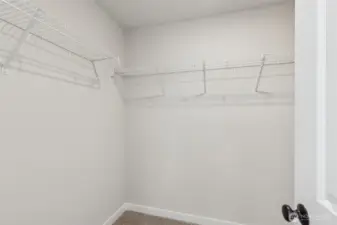 Disclaimer Secondary photos of same floor plan on different lot in different community: Photos are from another Luna, finishes, upgrades, and features may vary.