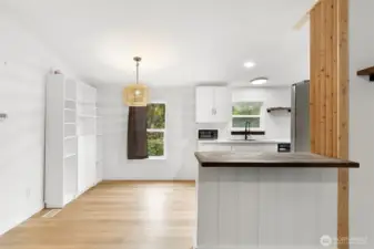 Dining/Kitchen