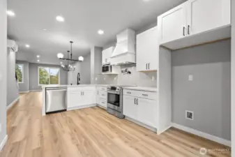 Photographs are for illustrative purposes only. Features, finishes, interior/exterior colors, landscaping and floorplan shown may vary from actual homes built