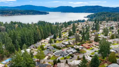 Short distance to Lake Sammamish