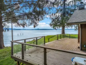 Oversized deck perfect for entertaining with nature as your back yard