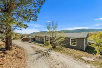 Welcome home to 1053 S Perry Ave.