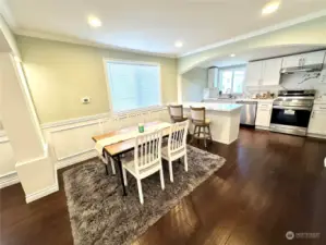 Dining area (Staged)