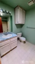 Main full bathroom