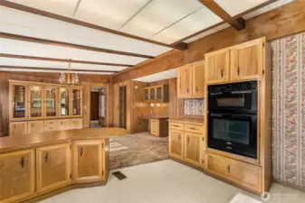 Kitchen area/Breakfast bar