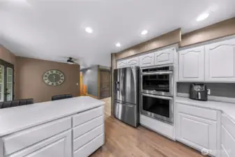 Double Stainless Steel Oven and Refrigerator