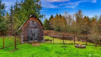 Barn with upstairs Loft