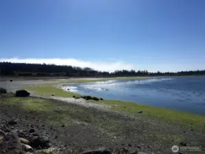 4000' of community beach