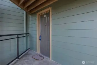 Highly desirable Gold Pointe Condo Community.