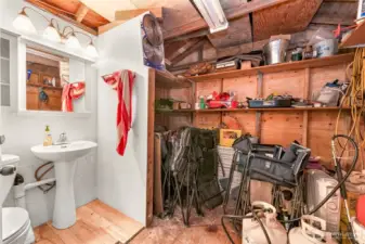 Storage shed with .5 bath