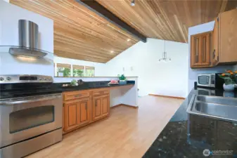 Fantastic kitchen.