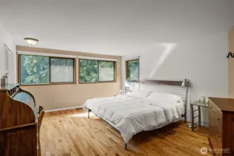 Spacious Primary Suite