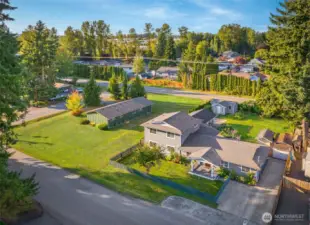 10,000 sq/ft Lot