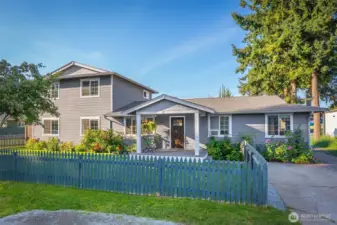 Picture Perfect Picket Fence