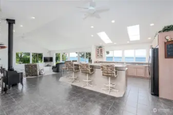 Large kitchen with bar