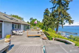 Beautiful deck with stunning views