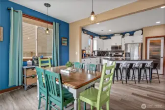 Eating Area & Kitchen