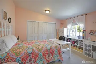 "Double Size" guest bedroom, office, craft/bonus room.