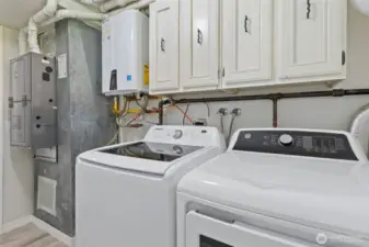 Washer & Dryer too & the Dryer is Gas ..