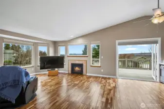 Professionally cleaned throughout, including interior and exterior window washing, gutter cleaning, and moss treatment.