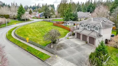 A stunning spacious home built on an expansive lot, offering exclusive privacy and a commanding presence. This remarkable property showcases a thoughtful blen of luxury, comfort, and practicality-an ideal place to call home!