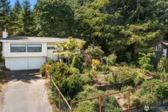 Friendly and welcoming home on a quiet cul-de-sac on a magical isle!