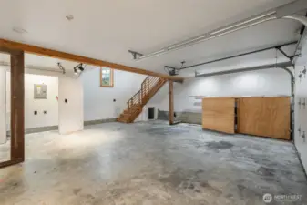 Hello? (hello, hello {echo})