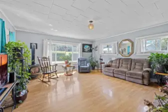No stairs. Gas fireplace in corner can heats the entire home