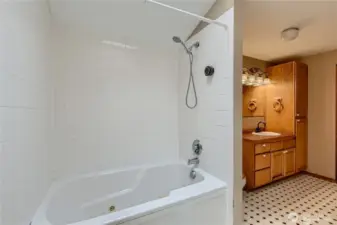 Bathroom - photos taken prior to tenants