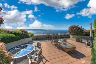 Roof top deck for residents has gorgeous views of the waterfront.