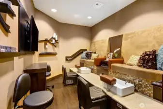 Mani/Pedi? Why not!