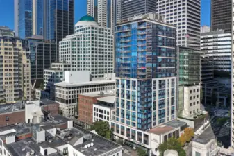 Madison Tower over Hotel 1000 shines in the city!