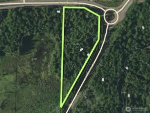 Overhead view with approximate boundaries in lime green.