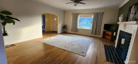 Lg. Living room with electric Fireplace