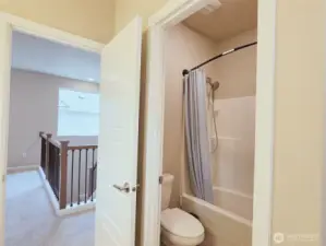 Upper level bath 2 tub
