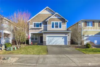 Gorgeous curb appeal!