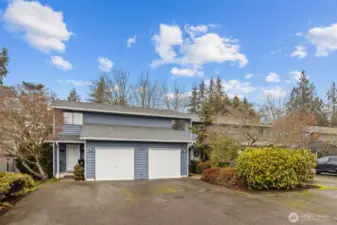 Welcome home to this bright and cheery townhome in Smuggler's Cove!