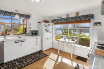 All Kitchen Appliances Included