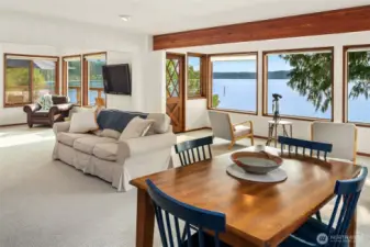 An open flow from dining, to living, to lounge.