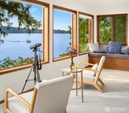 Settle into a front row seat for natures show of seals splashing about & eagles soaring by.