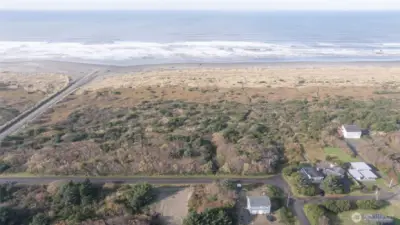 AERIAL VIEW OF THE LOTS TO THE OCEAN