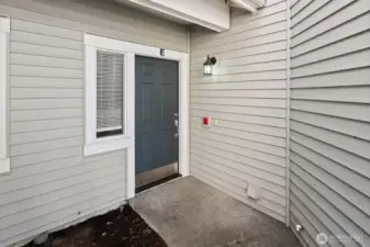 Entrance with a little courtyard.