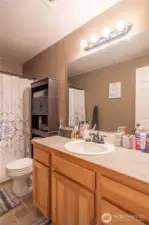 Upstairs full bathroom