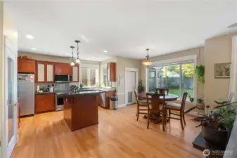 Kitchen with Eating Nook!