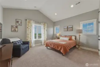 Upper Level Guest Bdrm