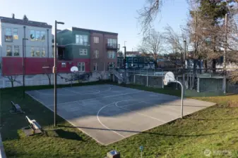 Wonderful Sunken Park across the street for playtime or picnics